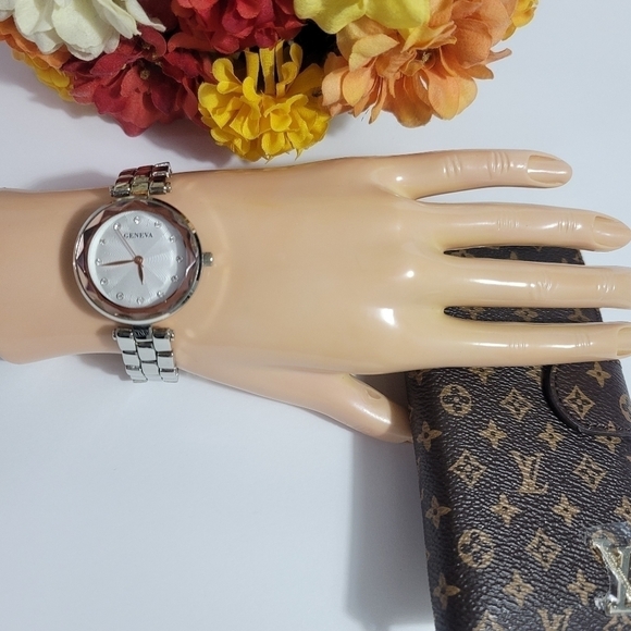 GENEVA WATCH WOMEN STAINLESS STEEL - Picture 5 of 7